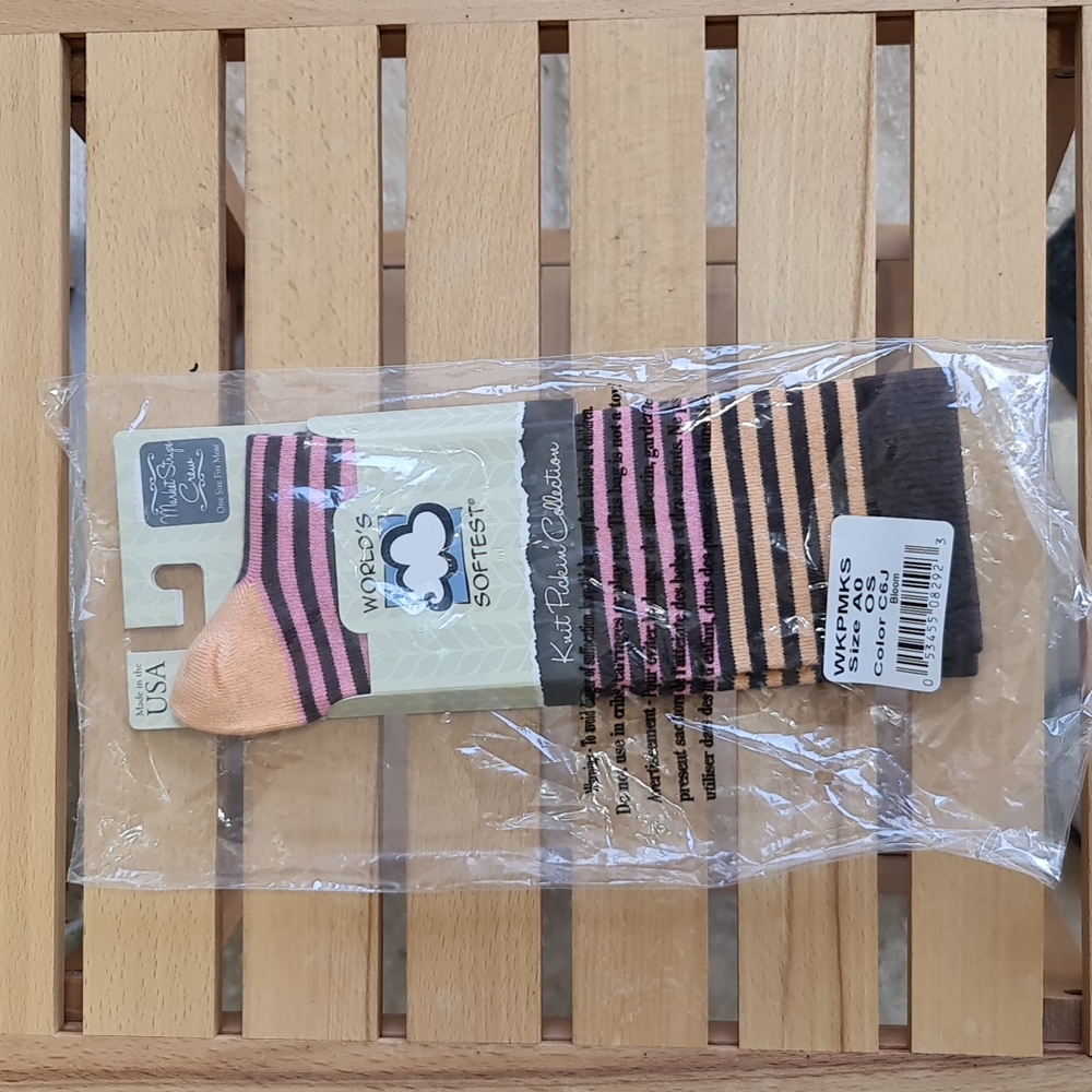 🛍3/$30🛍 🎁 World's Softest Knit Pickin Stripe Crew Socks - Picture 2 of 3